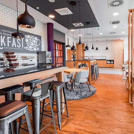 Premier Centre Hotel 3*